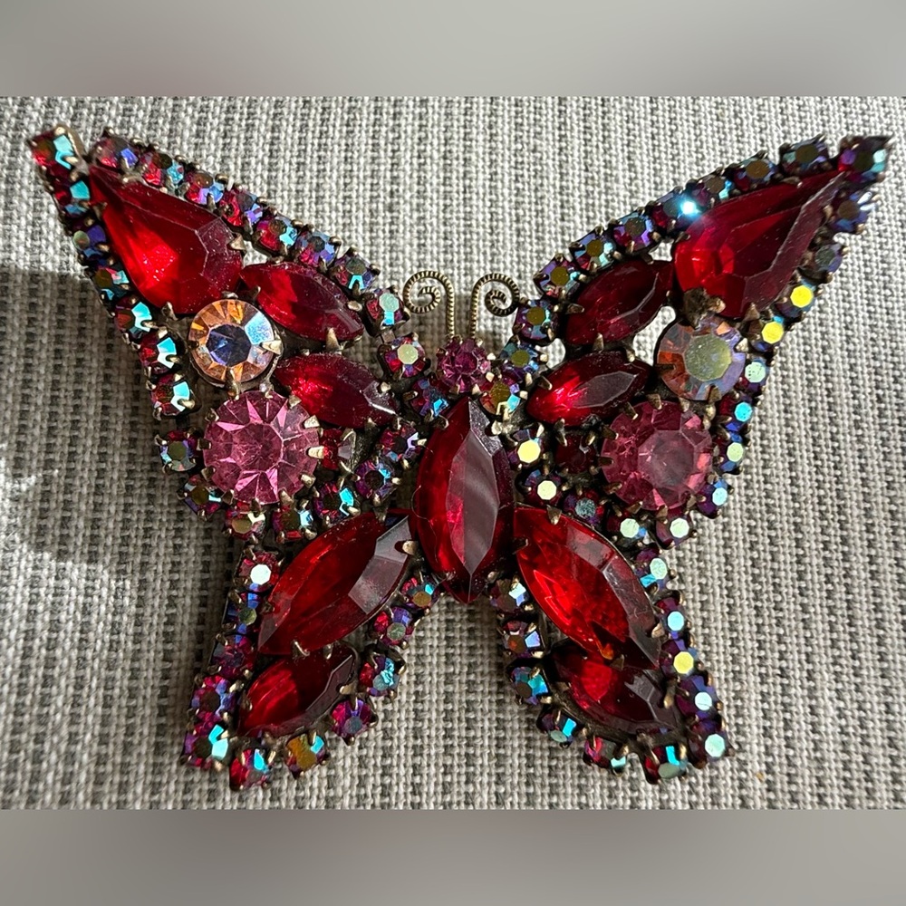 Unsigned Weiss? Red Pink Purple Gemstone Butterfly Brooch on Brass Tone Metal